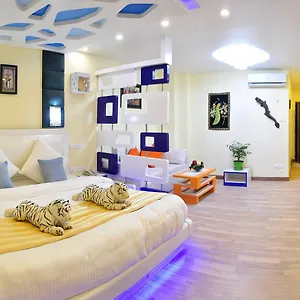 4* Hotel Royal Penguin Boutique &